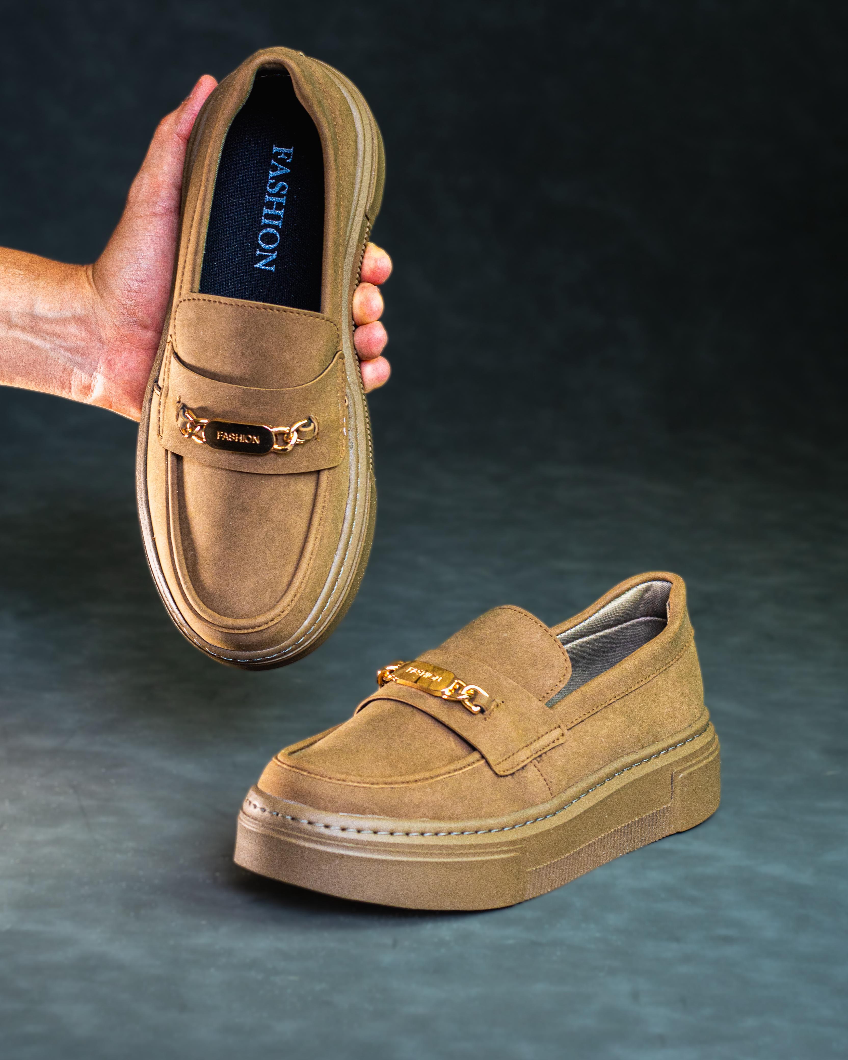 RoyalStep™ – Classic Loafers with Metallic Detail