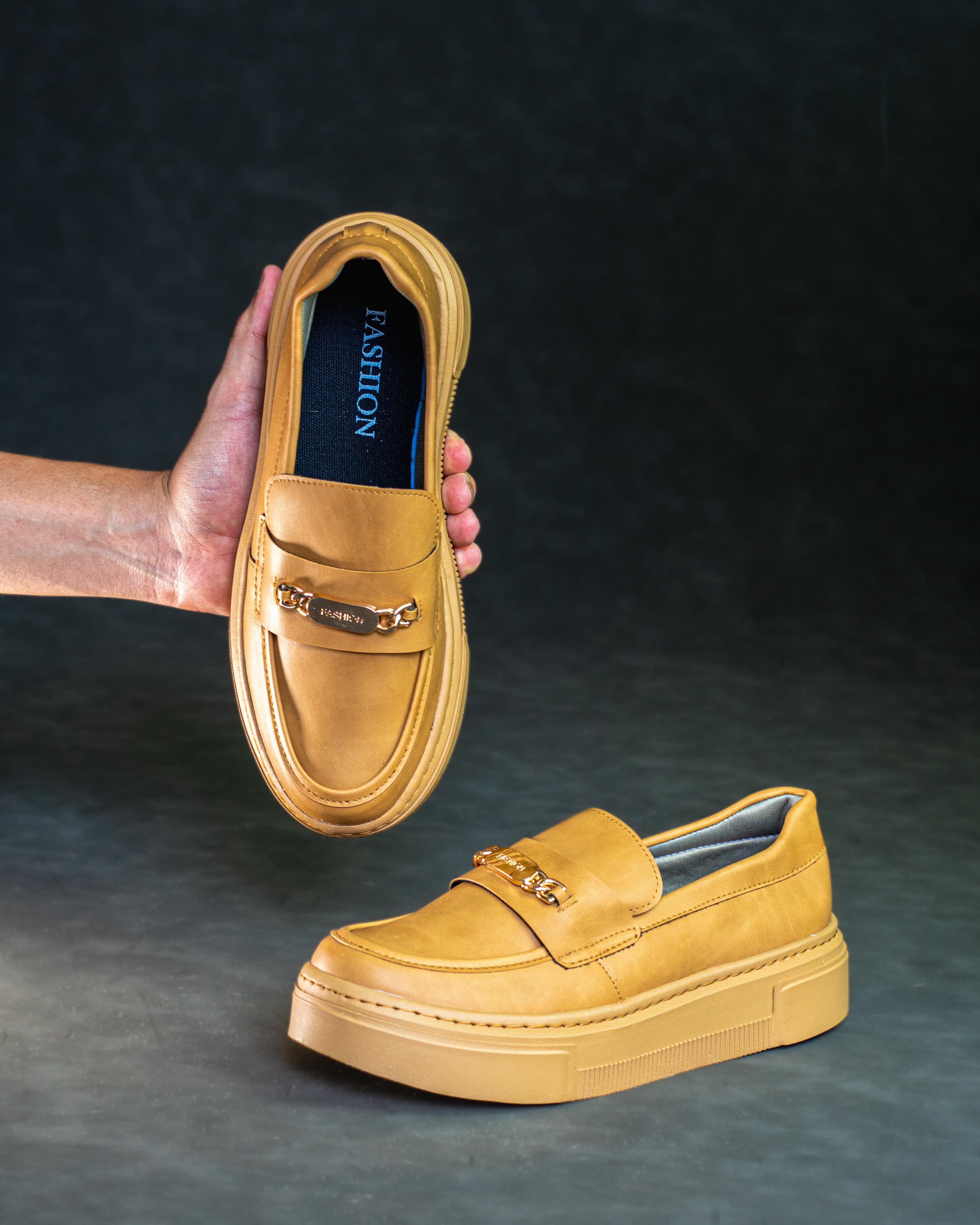 RoyalStep™ – Classic Loafers with Metallic Detail